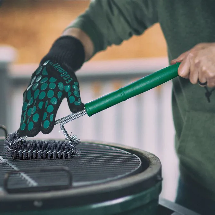 Big Green Egg Diamond-Coated Nylon Bristle Grid Scrubber - 127310